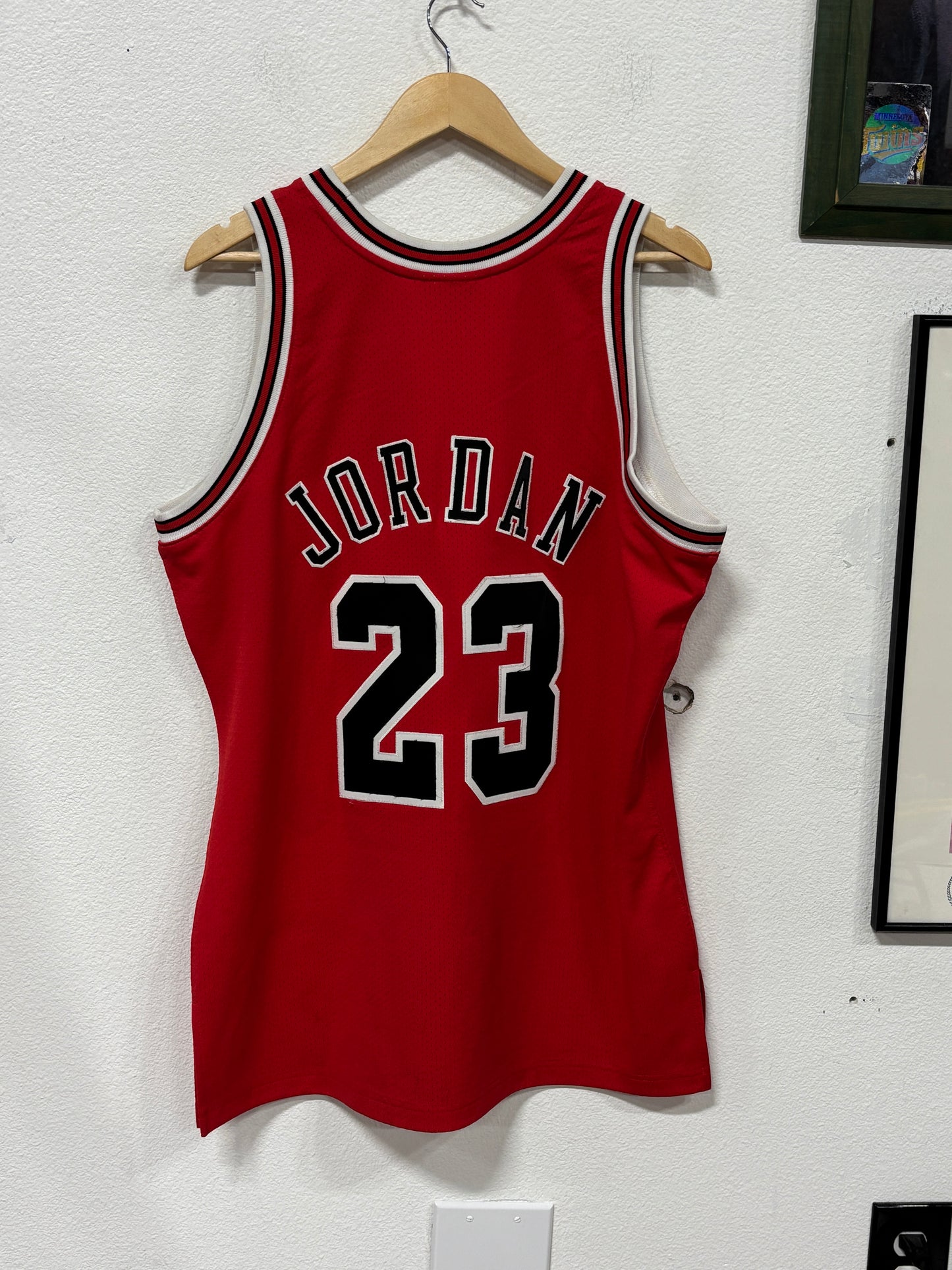 Mitchell & Ness Michael Jordan #23 96-97 Chicago Bulls Jersey Size 44 Large