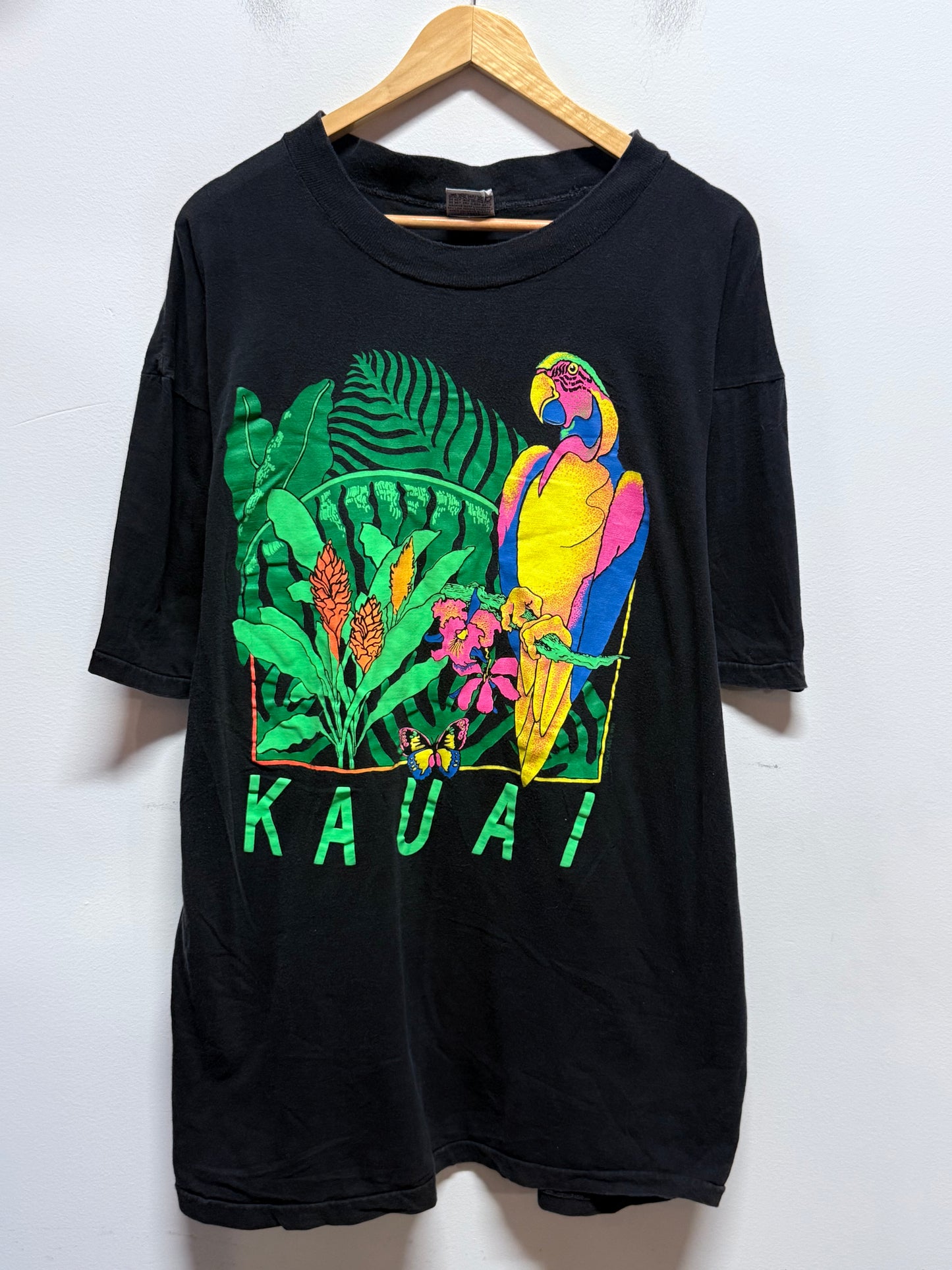 Vintage 90's Kauai Hawaii Toucan Nature Graphic Tee Size XXL