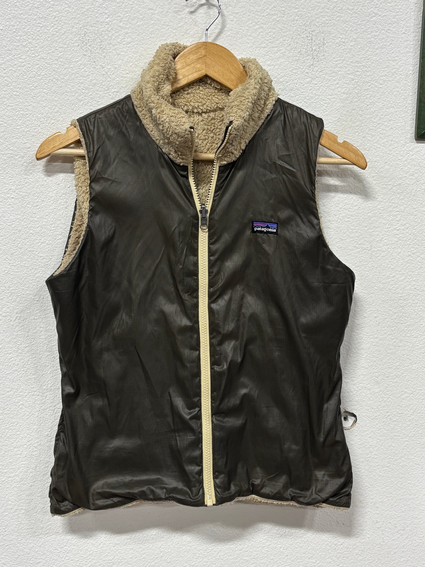 Patagonia Women's Brown Reversible Sherpa Zip Up Vest Size Small