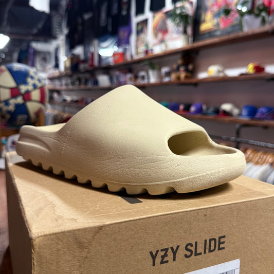 Yeezy Slide 'Bone' Size 9