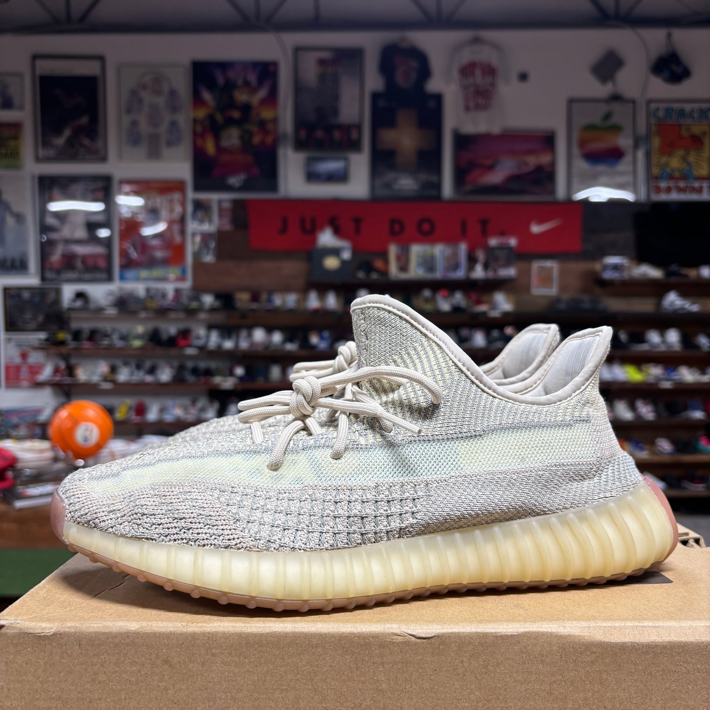 Yeezy 350 v2 'Citrin' Size 10