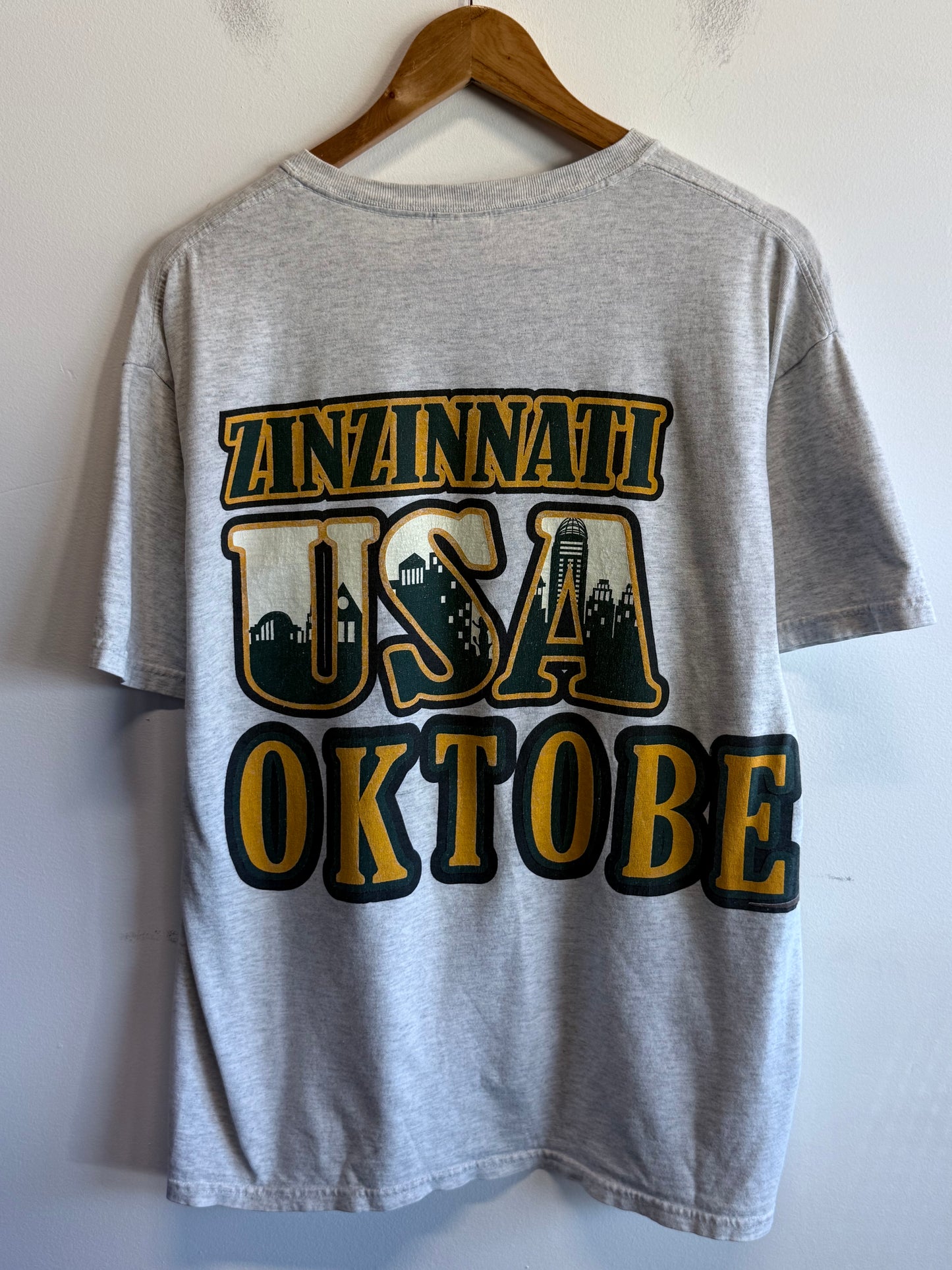 Vintage Y2K Cincinnati Octoberfest Oktoberfest Dog Graphic Tee Size Large