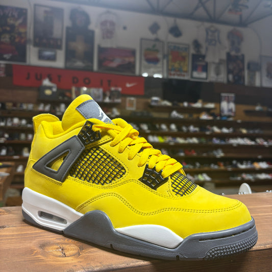 Jordan 4 'Lightning' Size 10 (DS)