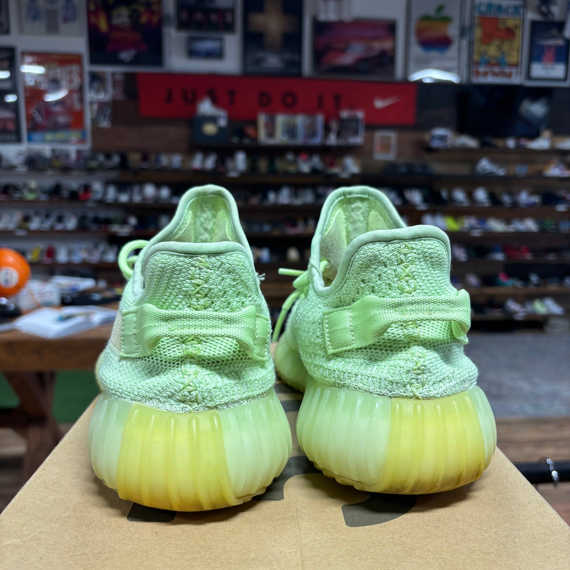Yeezy 350 v2 'Glow' Size 9.5 the basement Yeezy 350 v2 'Glow' Size 9.5 the basement