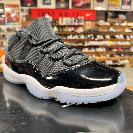 Jordan 11 Low 'Space Jam' Size 8.5