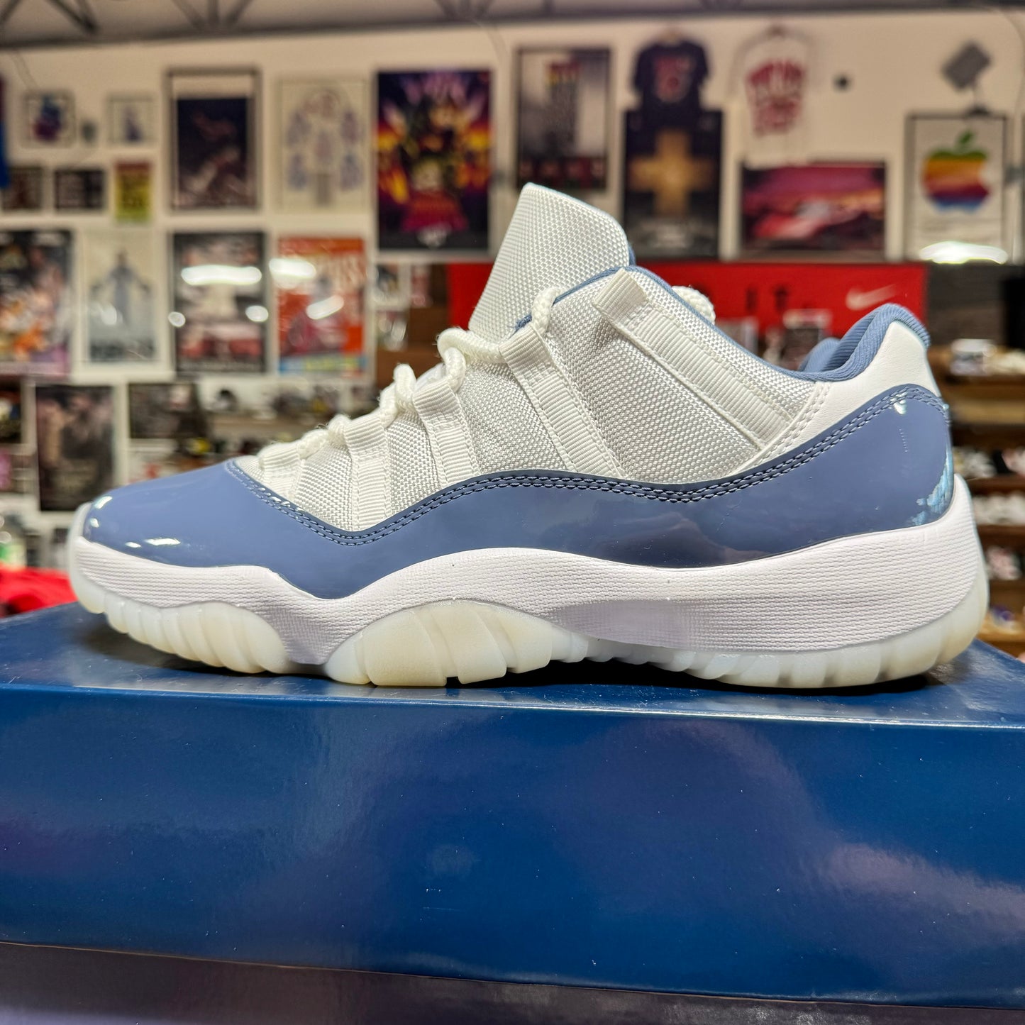 Jordan 11 Low 'Diffused Blue' Size 8.5