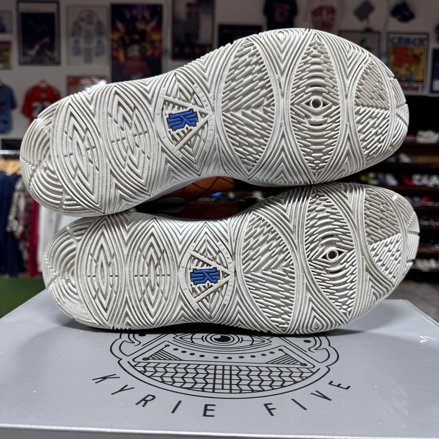 Nike Kyrie 5 'Spongebob Pineapple House' Size 12