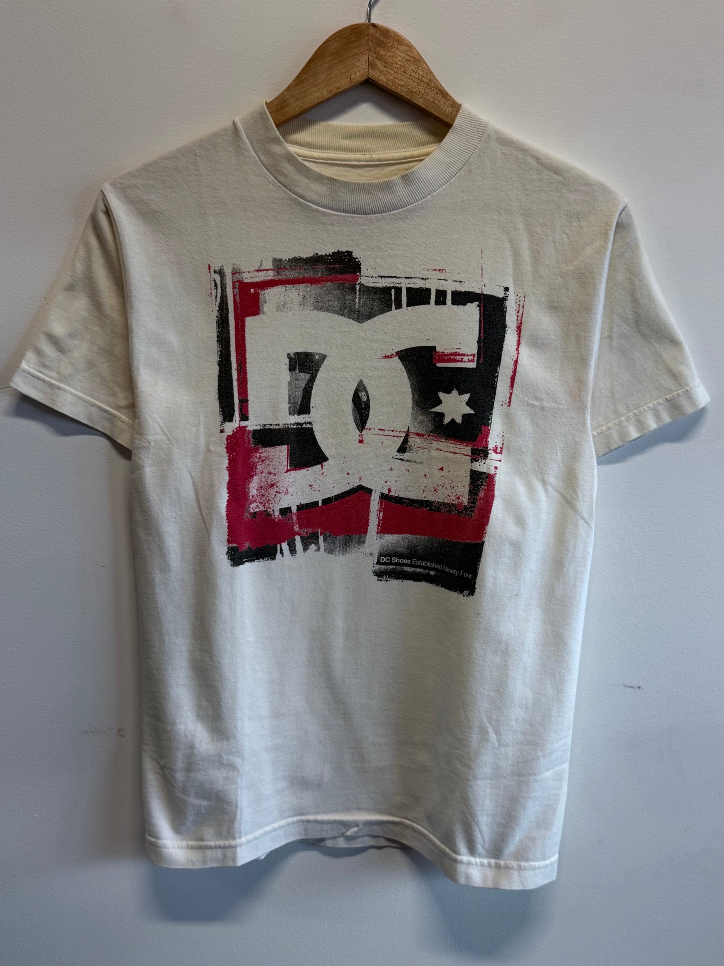 Vintage Y2K DC Shoes Classic Logo Graphic Tee Size Small