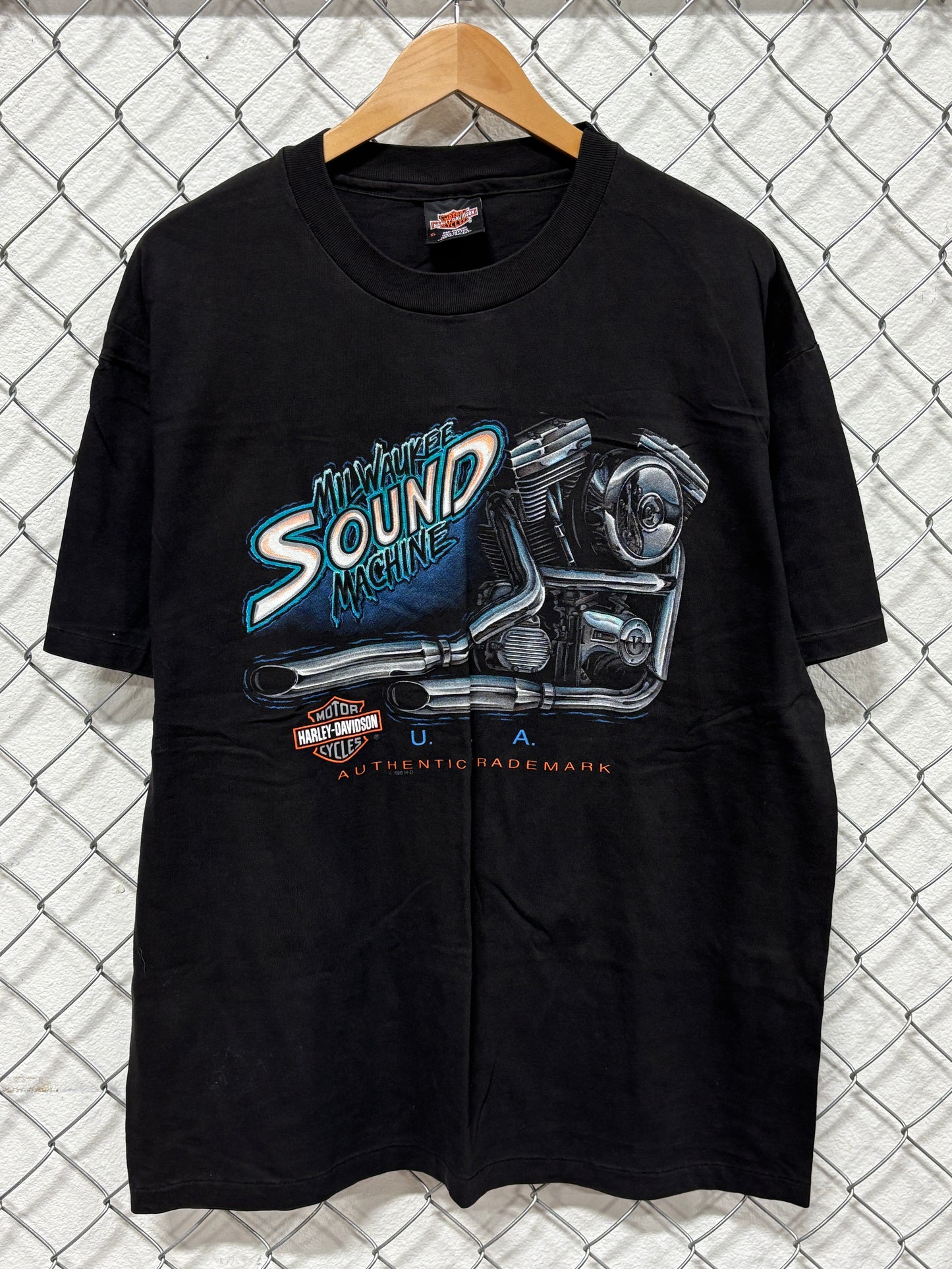 Vintage 1996 Harley Davidson Milwaukee Sound Machine Biker Tee Size XL