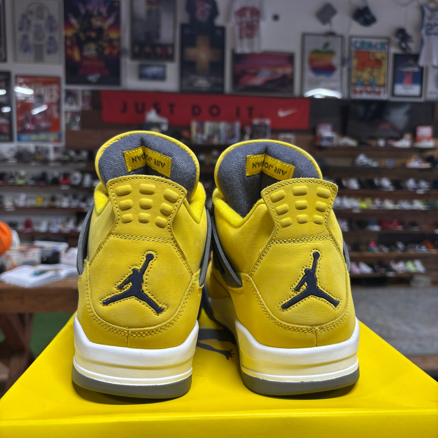 Jordan 4 'Lightning' Size 12