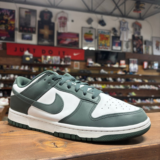 Nike Dunk Low 'Vintage Green' Size 11