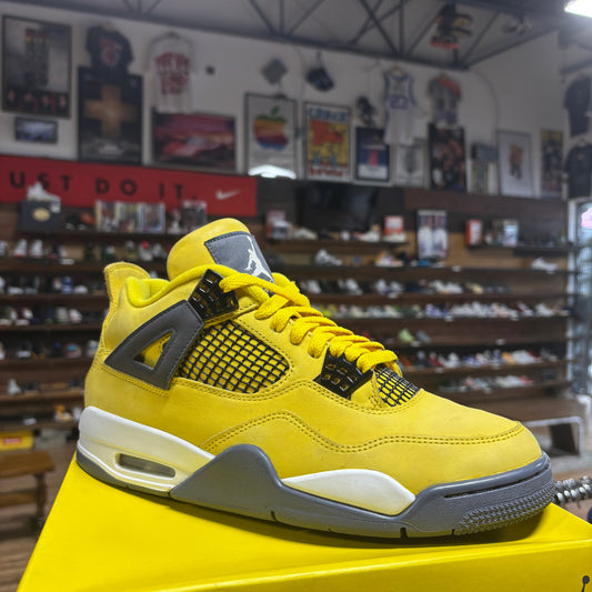 Jordan 4 'Lightning' Size 9.5