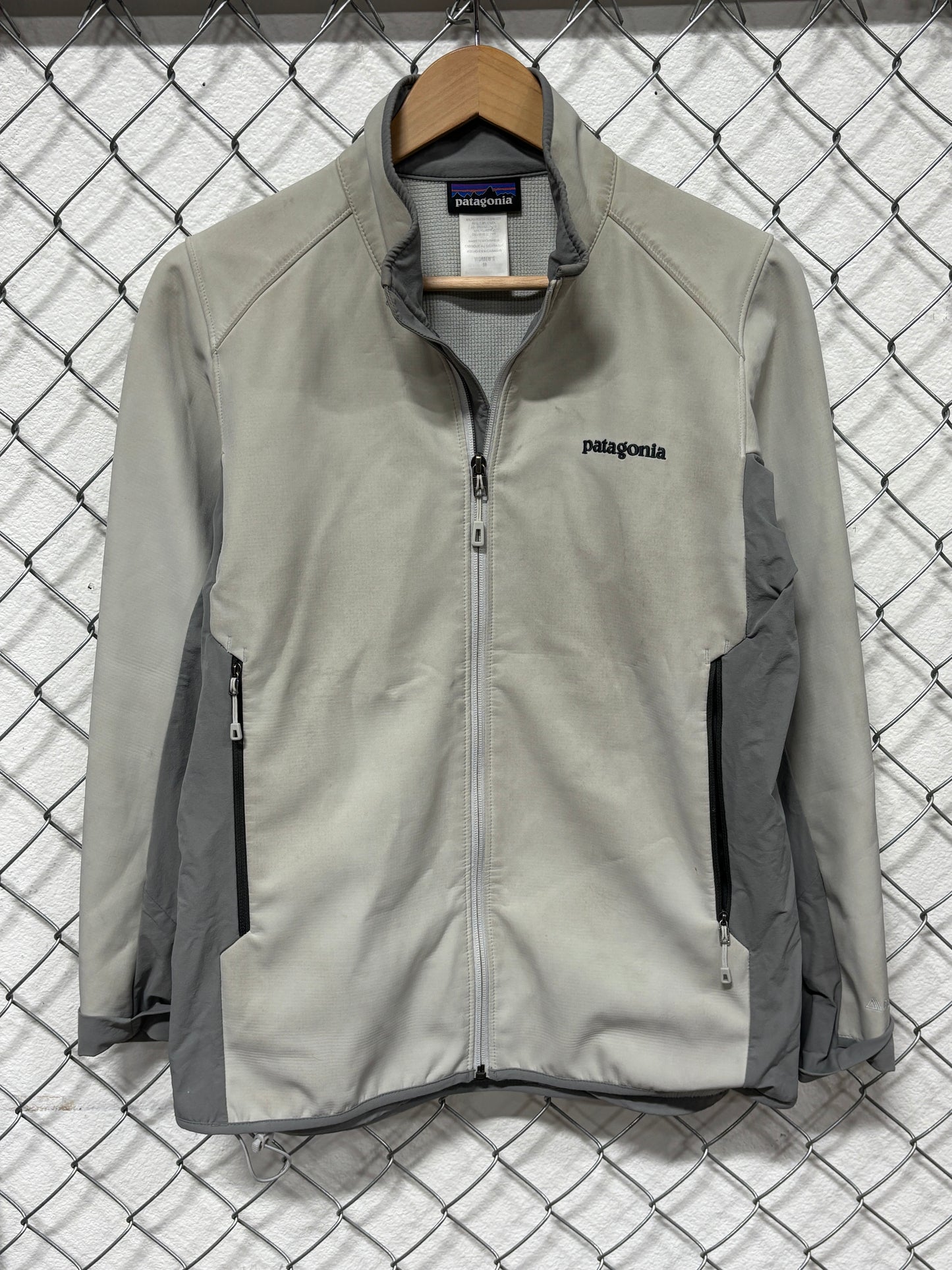Patagonia Women's Adze Soft Shell Grey Zip Up Jacket Size Medium