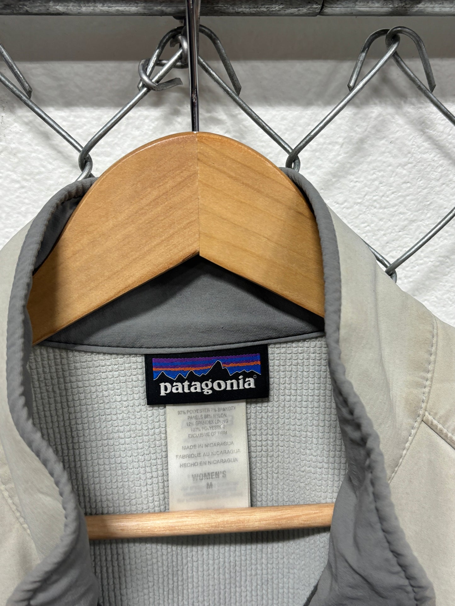 Patagonia Women's Adze Soft Shell Grey Zip Up Jacket Size Medium