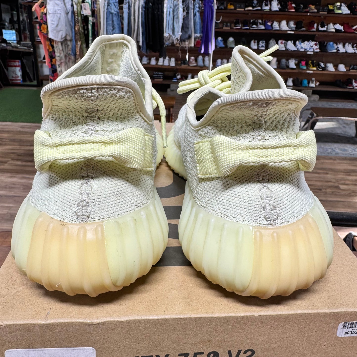 Yeezy 350 v2 'Butter' Size 9.5