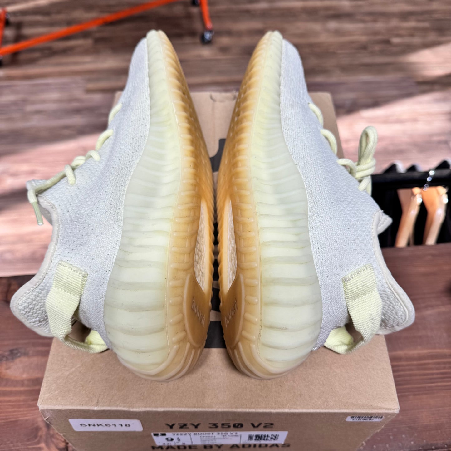 Yeezy 350 v2 'Butter' Size 9.5