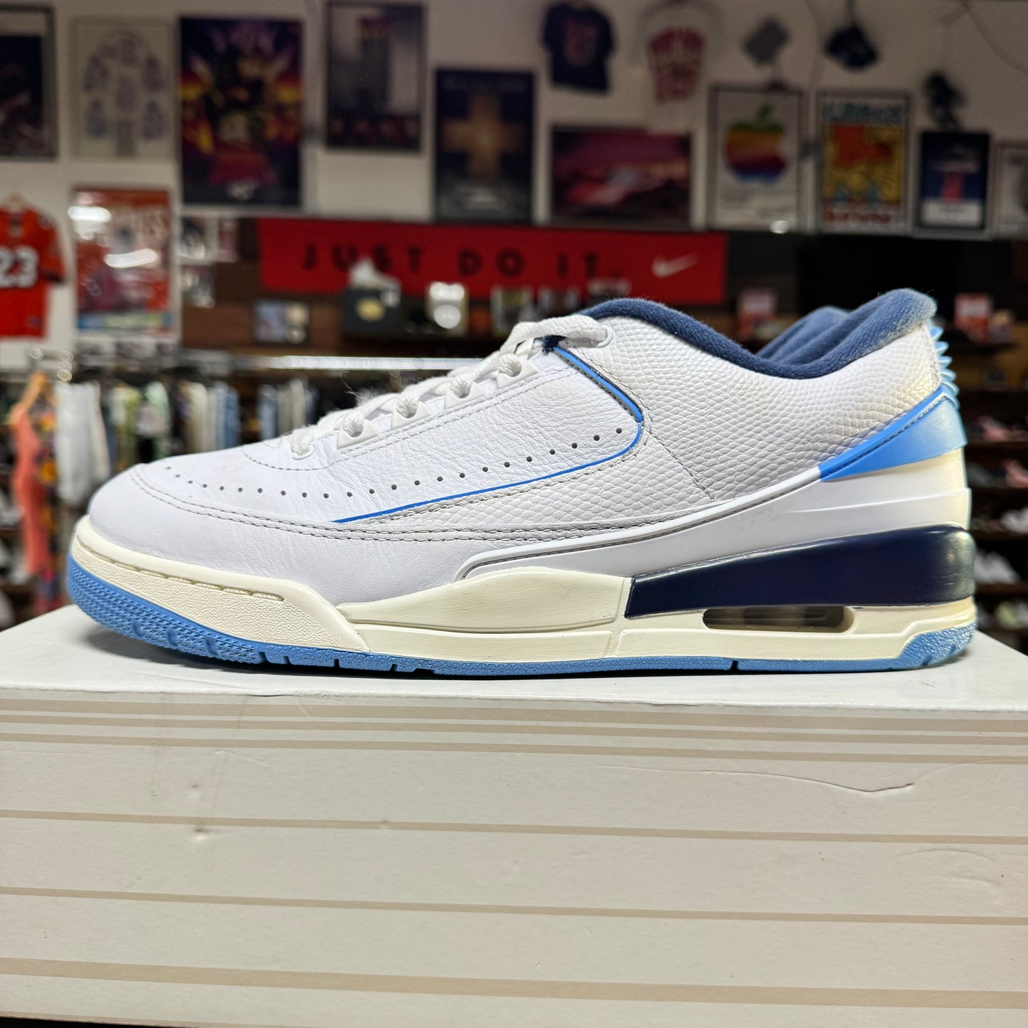 Jordan 2/3 'UNC' Size 10.5