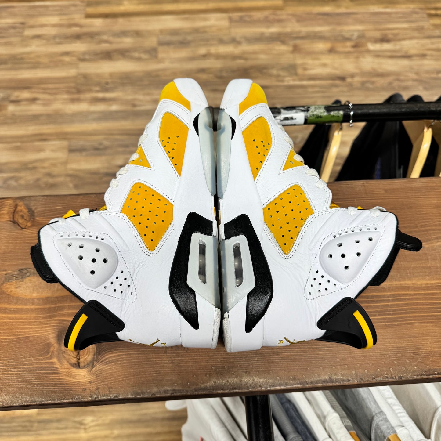 Jordan 6 'Yellow Ochre' Size 8