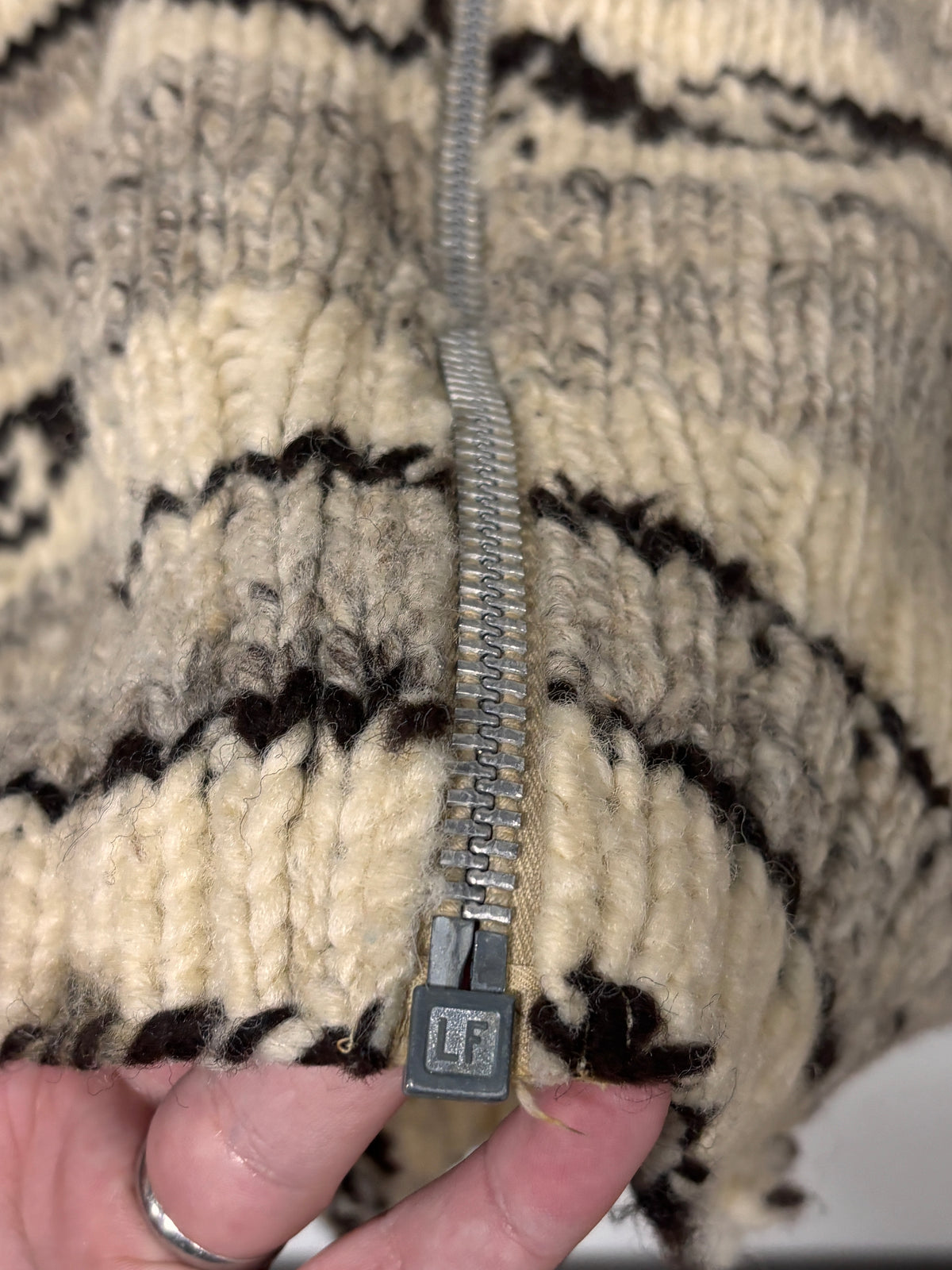 Vintage 60's Cowichan Hand Made Zip Up Cardigan Sweater Size Large