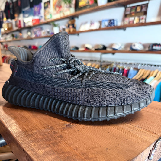 Yeezy 350 v2 'Triple Black Non RF' Size 11