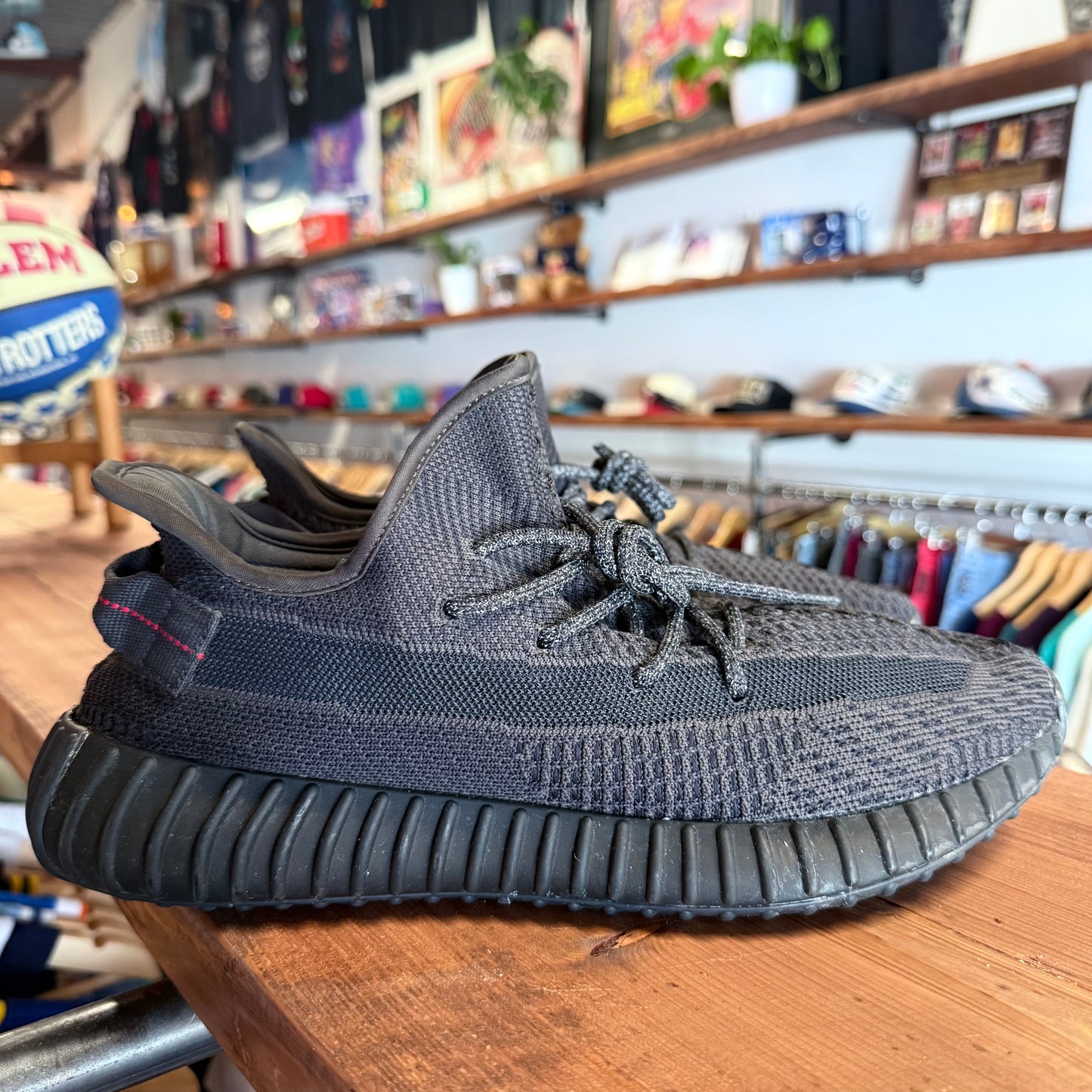 Yeezy 350 v2 'Triple Black Non RF' Size 11