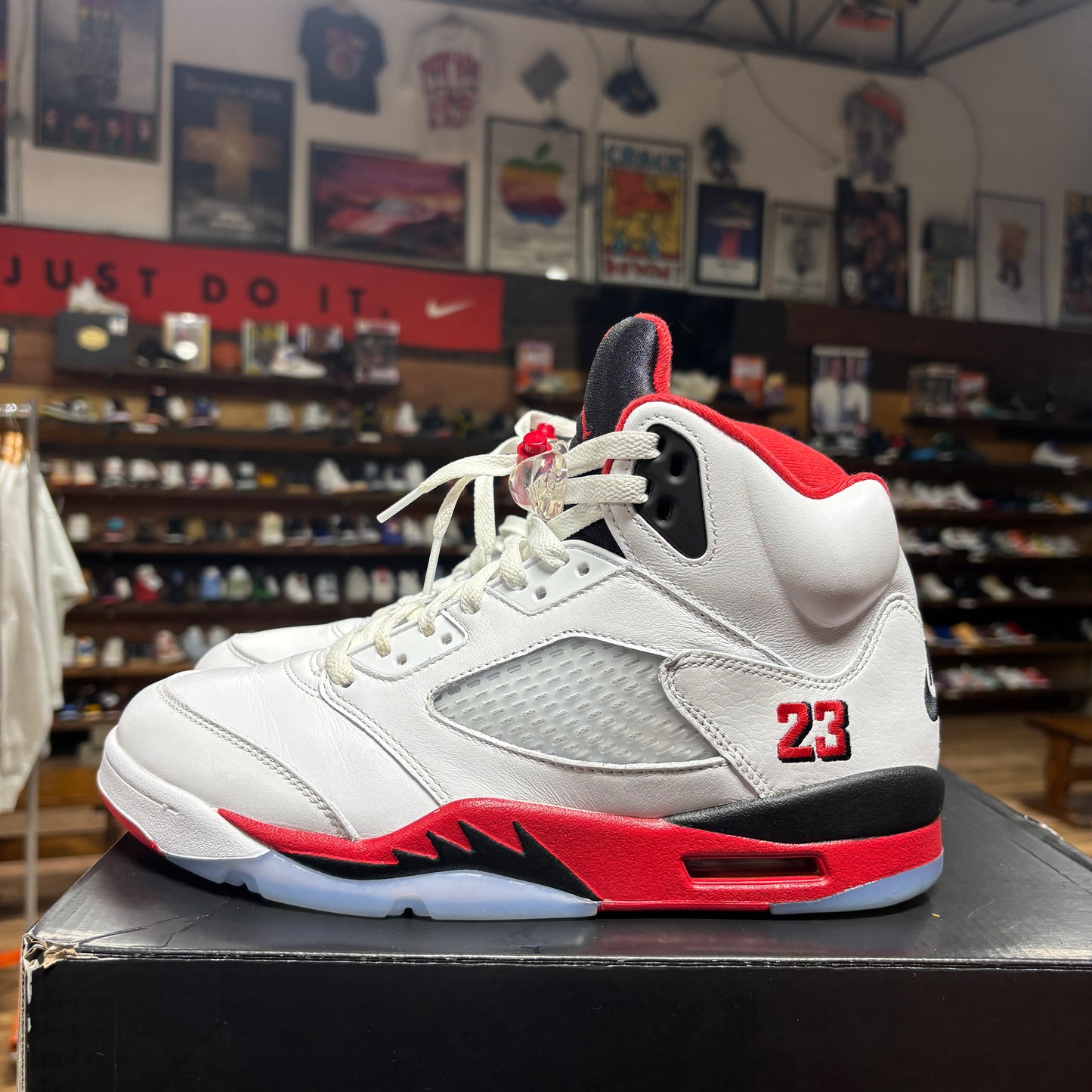 Jordan 5 'Fire Red Black Tongue' Size 9.5