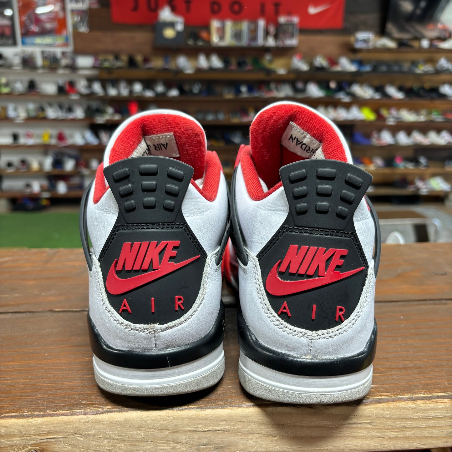 Jordan 4 'Fire Red' Size 8