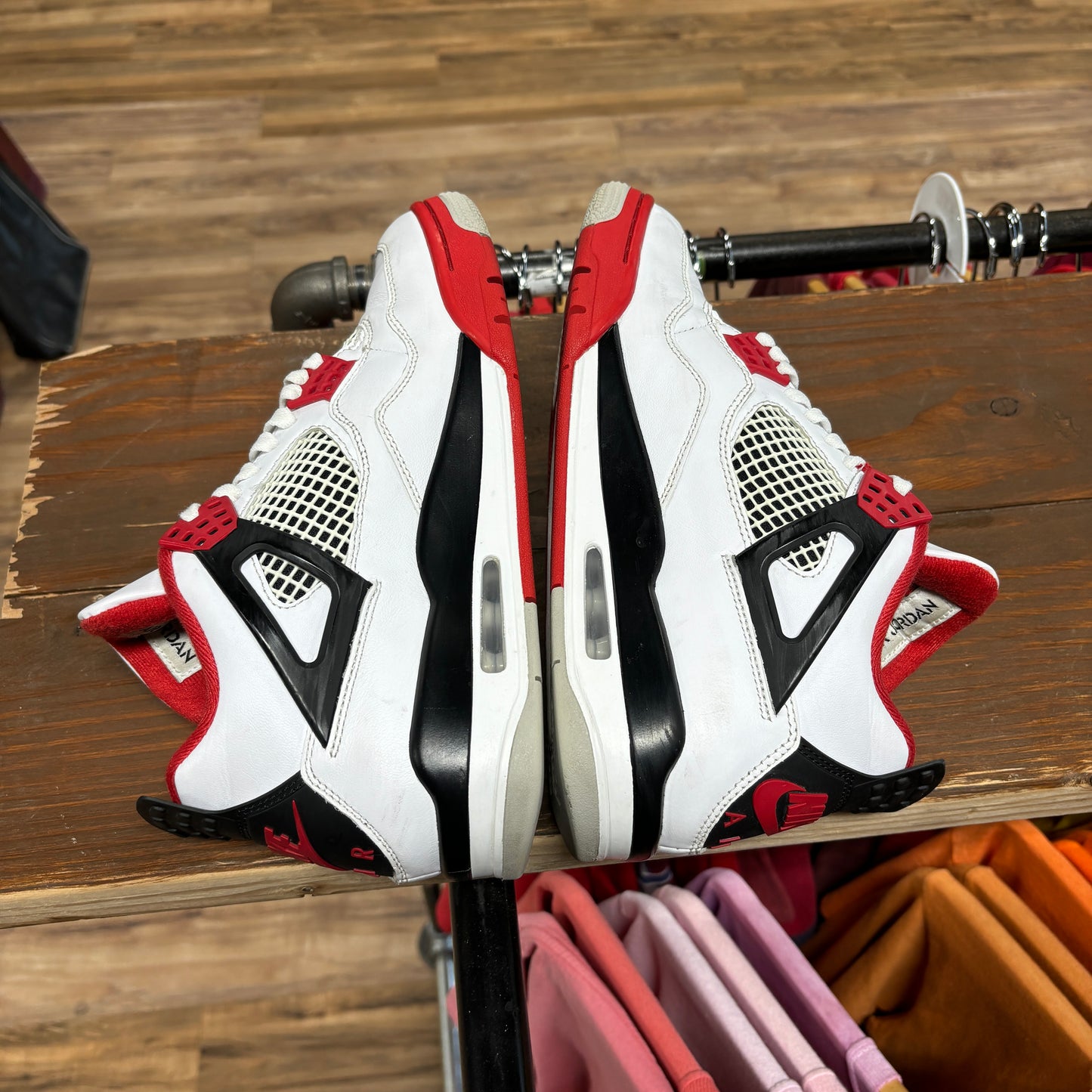 Jordan 4 'Fire Red' Size 8