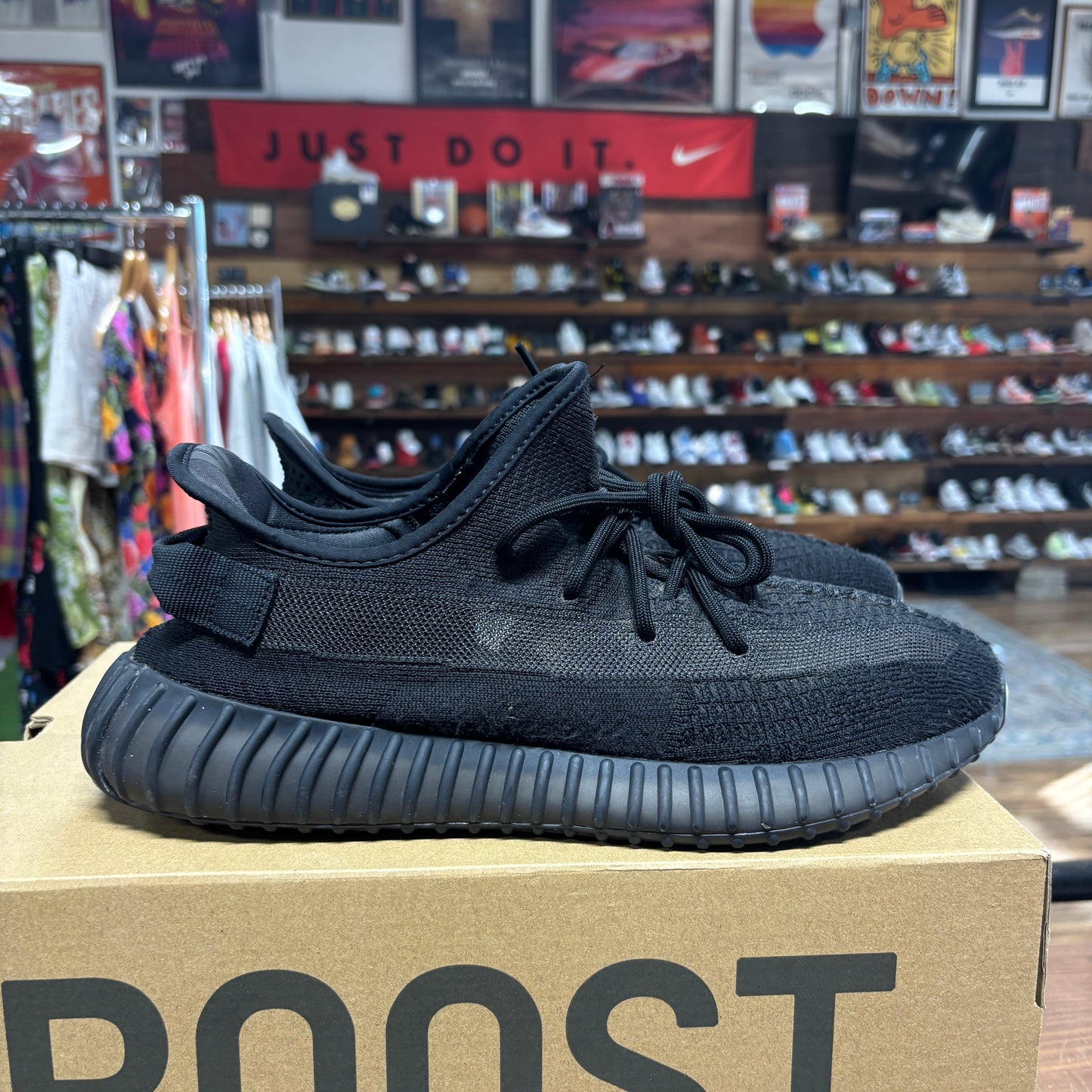 Yeezy 350 v2 'Onyx' Size 12