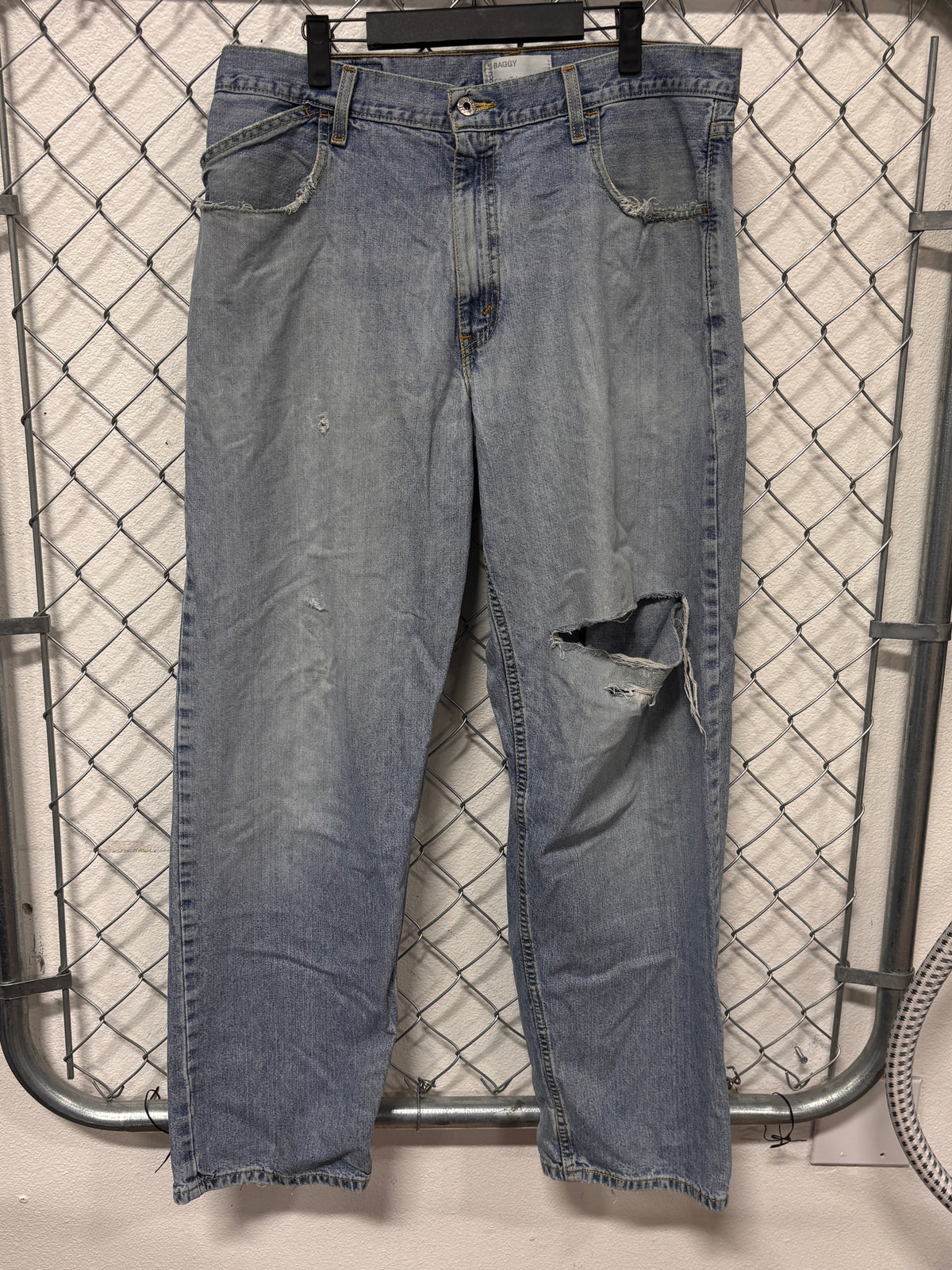 Y2K Levi's Silver Tab Distressed Baggy Denim Jeans Size 36x32