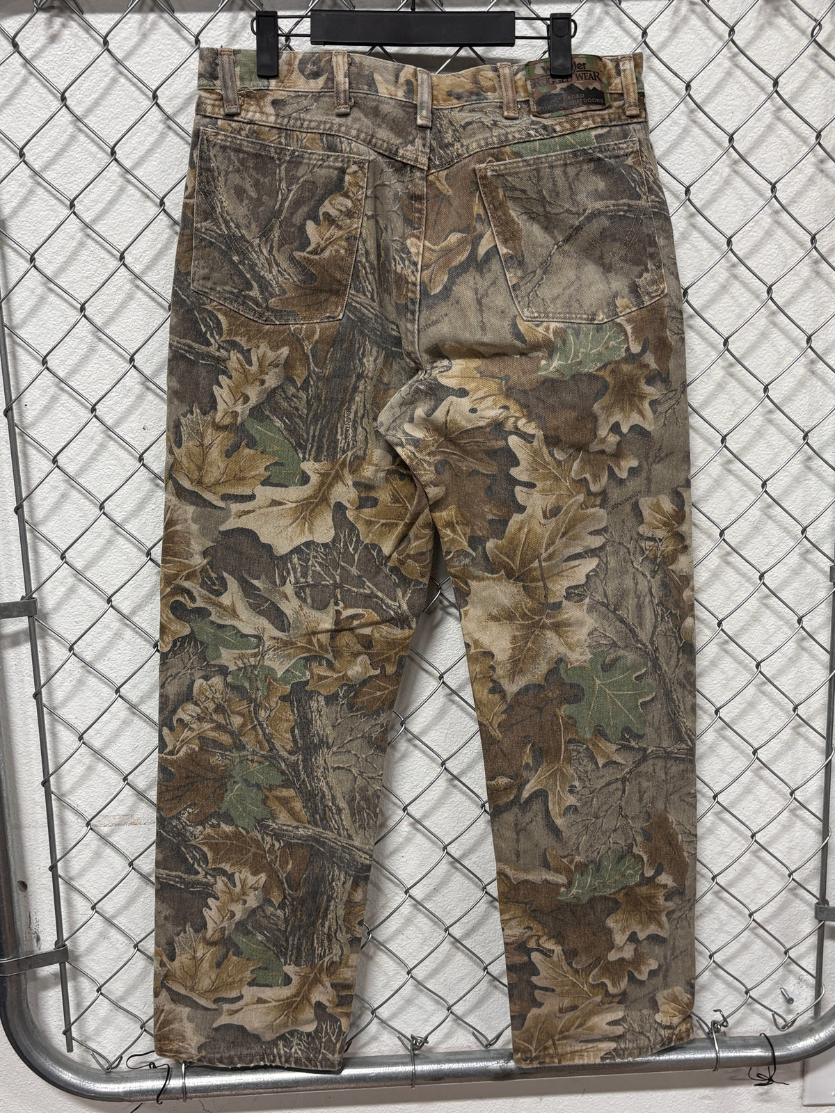 Vintage Wrangler Woodland Camo Rugged Wear Hunting Jeans Size 32x30