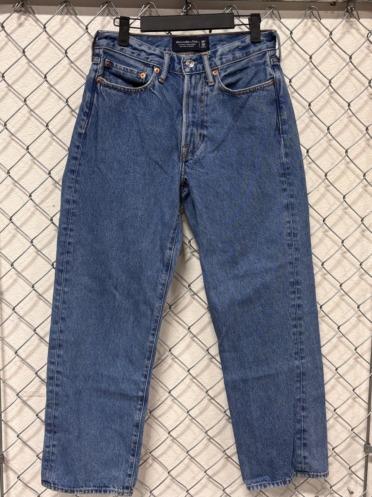 Abercrombie and Fitch Relaxed Straight Rigid Denim Jeans Size 28x28
