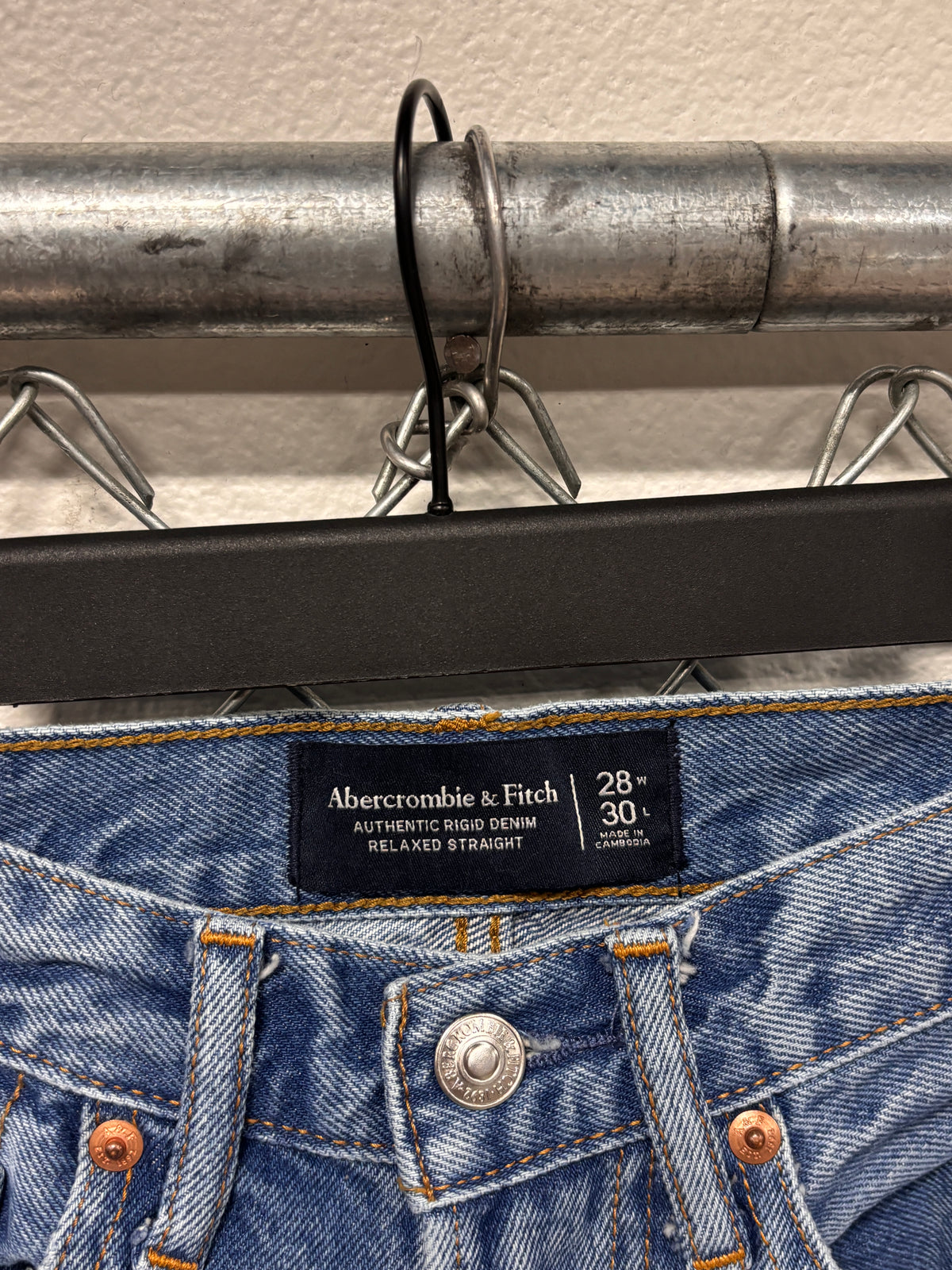 Abercrombie and Fitch Relaxed Straight Rigid Denim Jeans Size 28x28