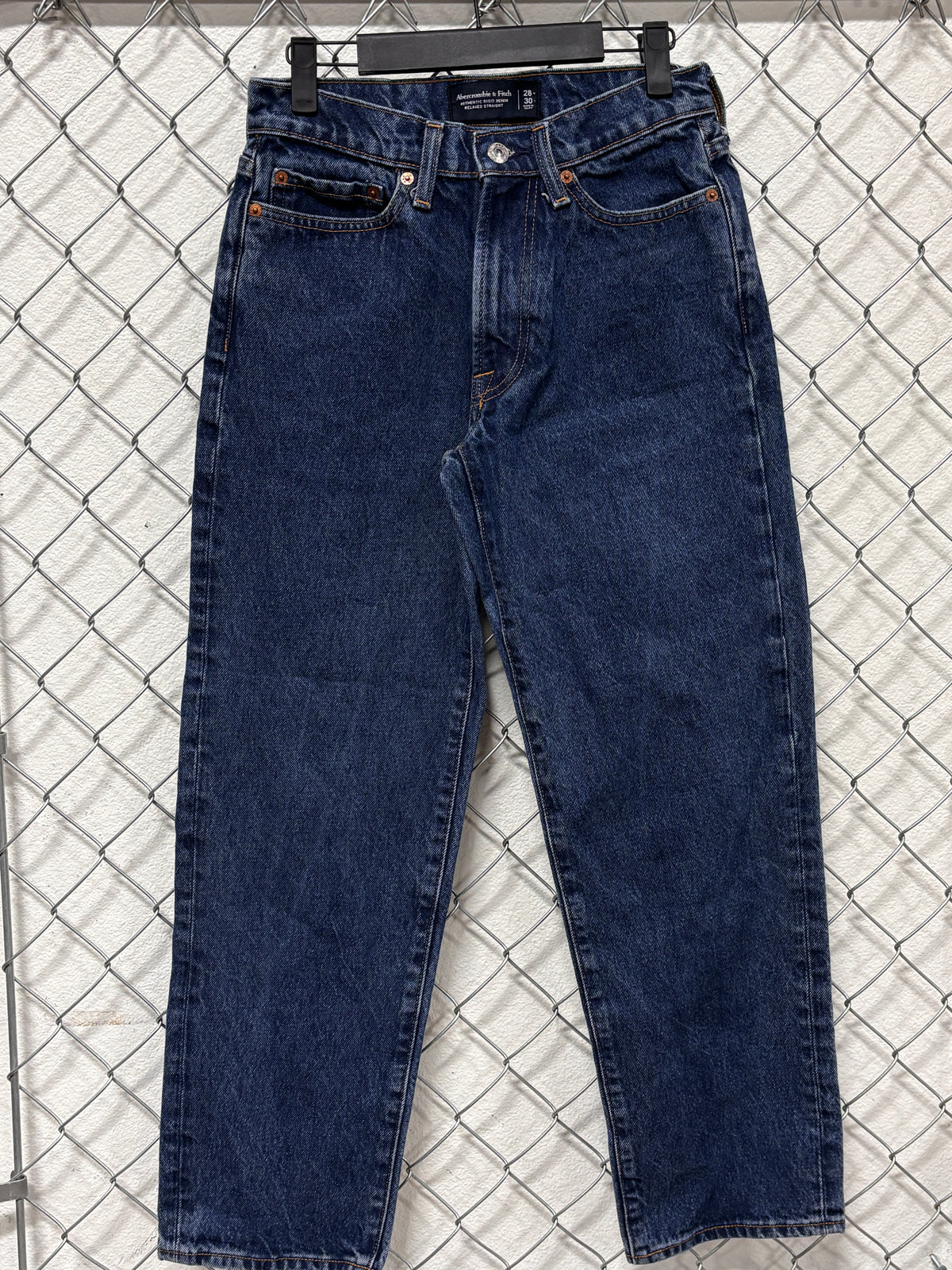 Abercrombie and Fitch Relaxed Straight Rigid Denim Jeans Size 27x28