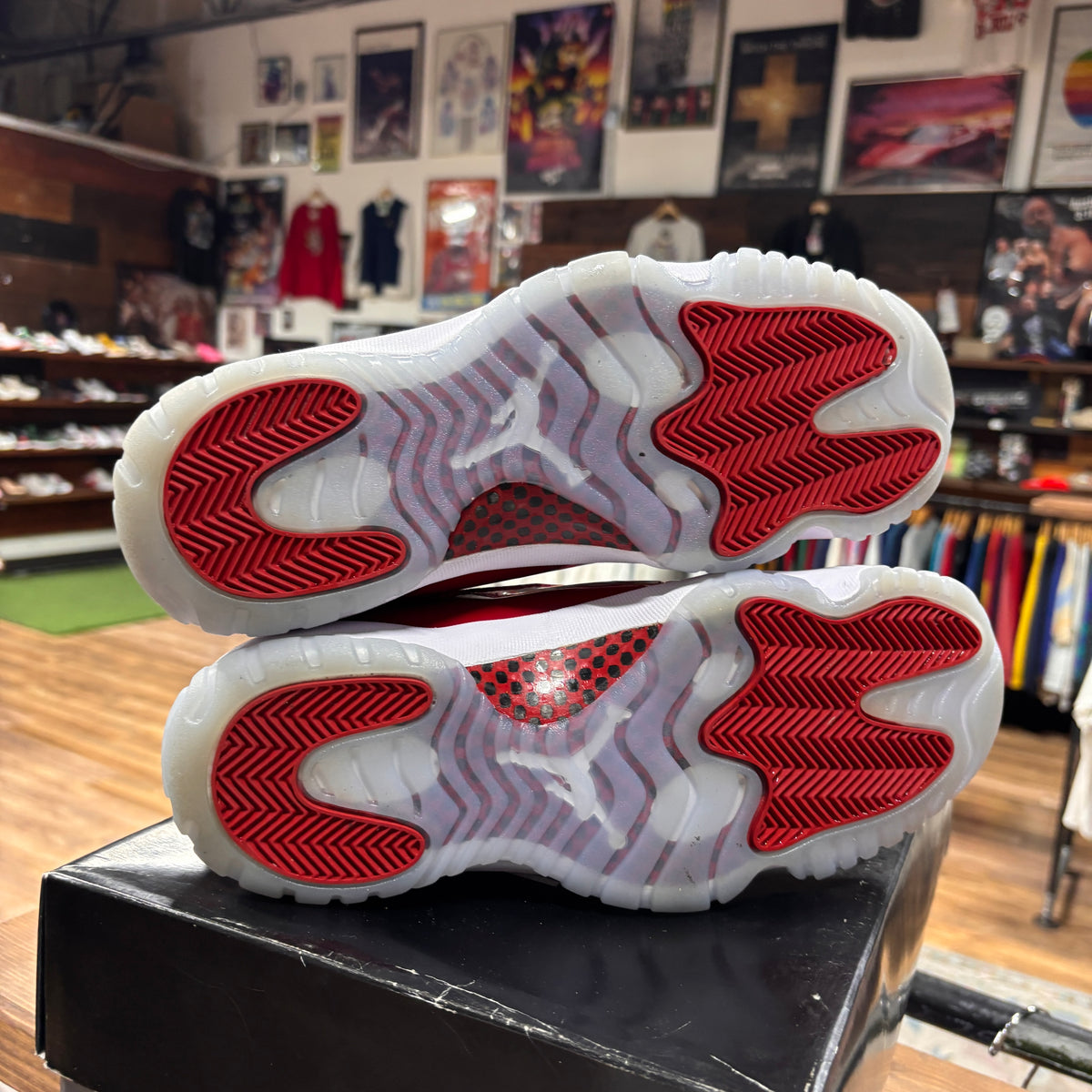Jordan 11 'Cherry' Size 9