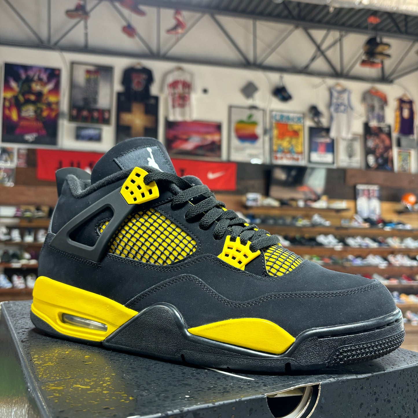 Jordan 4 'Thunder' Size 12