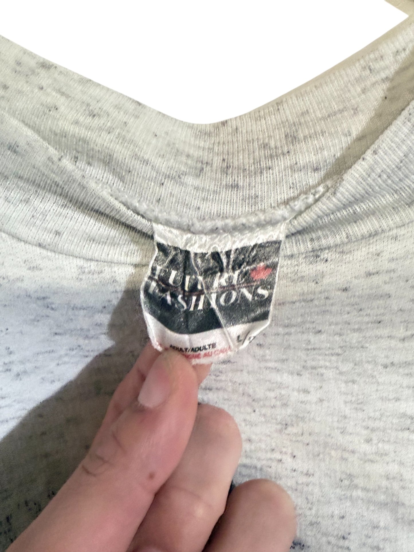 Vintage 90's Prince of Wales Canada Hotel Sweater Size Large