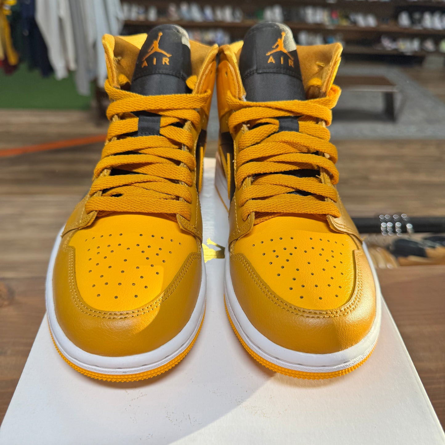 Jordan 1 Mid 'Chutney Taxi' Size 7W