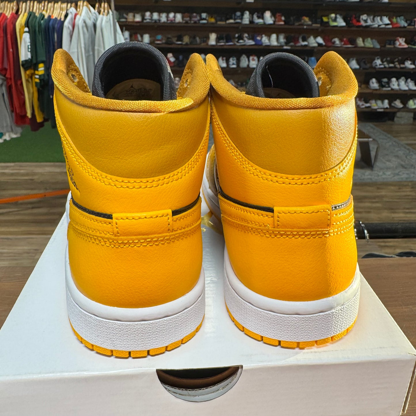 Jordan 1 Mid 'Chutney Taxi' Size 7W