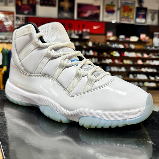 Jordan 11 'Legend Blue' Size 9.5