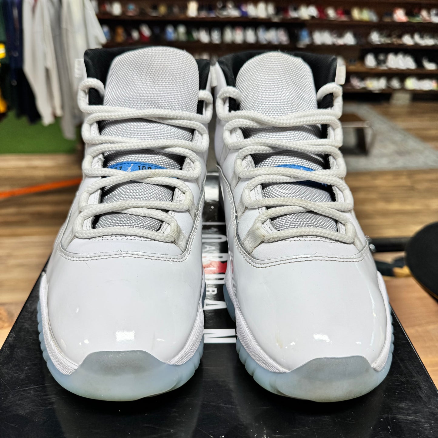 Jordan 11 'Legend Blue' Size 9.5