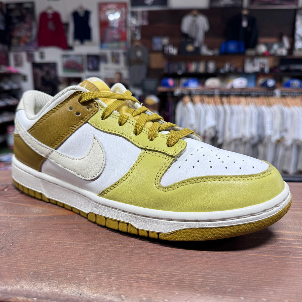 Nike Dunk Low 'Bronzine' Size 9.5