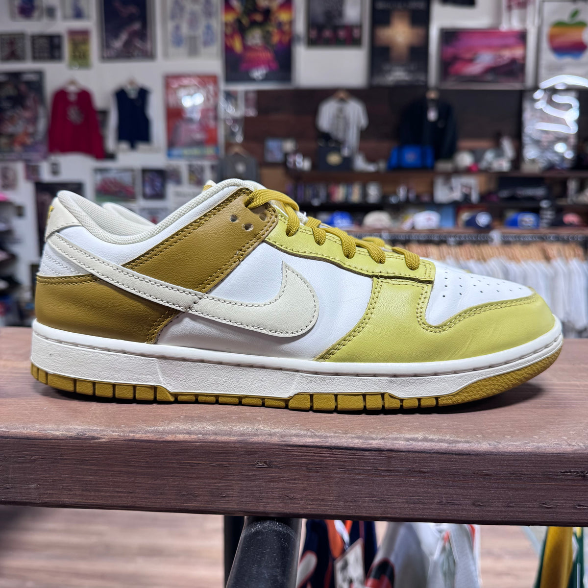 Nike Dunk Low 'Bronzine' Size 9.5