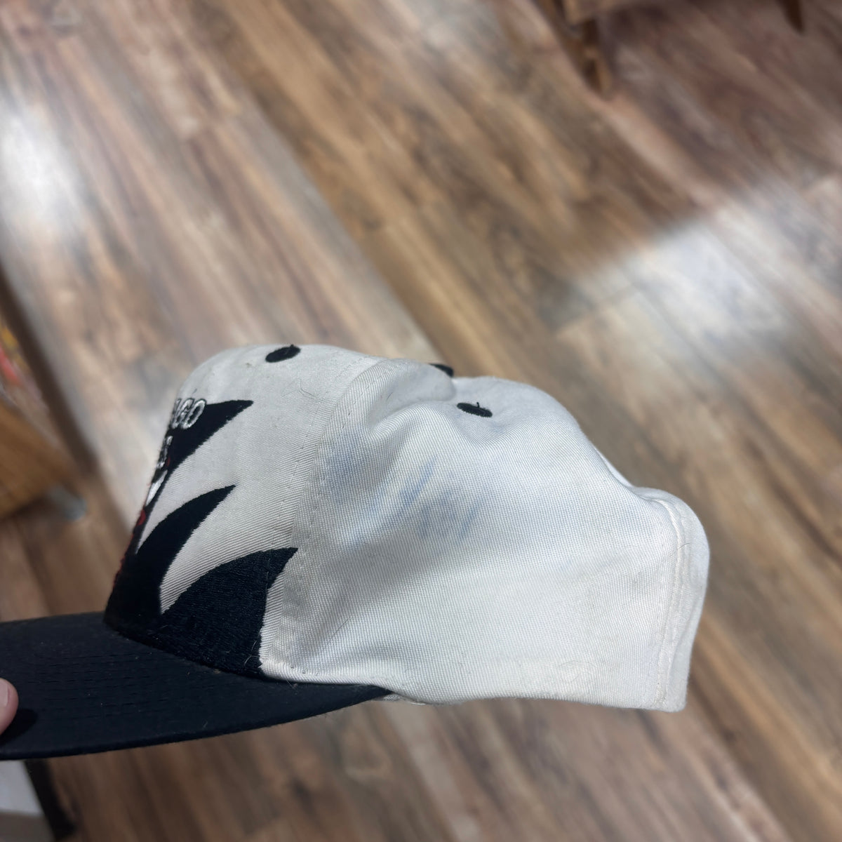 Vintage 90's Logo 7 Chicago Bulls Shark Tooth Snapback Hat
