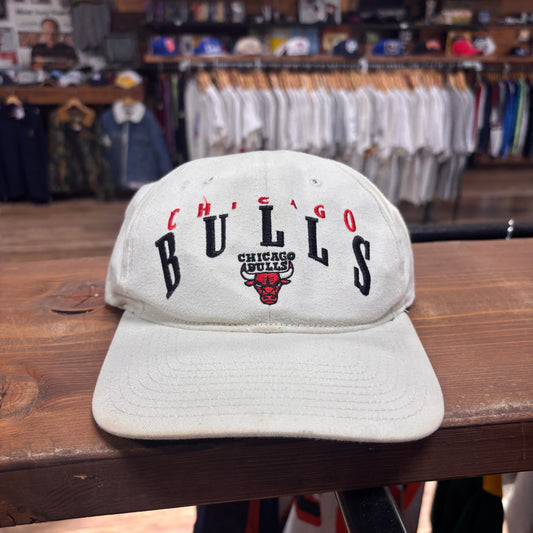 Vintage 90's Chicago Bulls NBA Logo White Snapback Hat