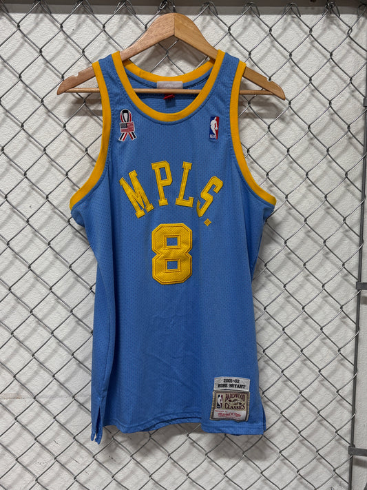 Kobe Bryant MLPS Throwback Lakers Jersey #8 Size Large