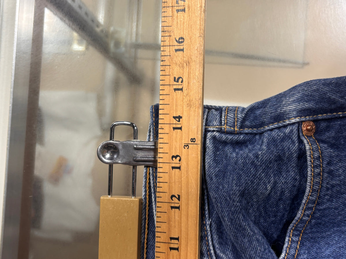 Y2K Levi's 501 Medium Wash Button Fly Denim Jeans Size 29x32