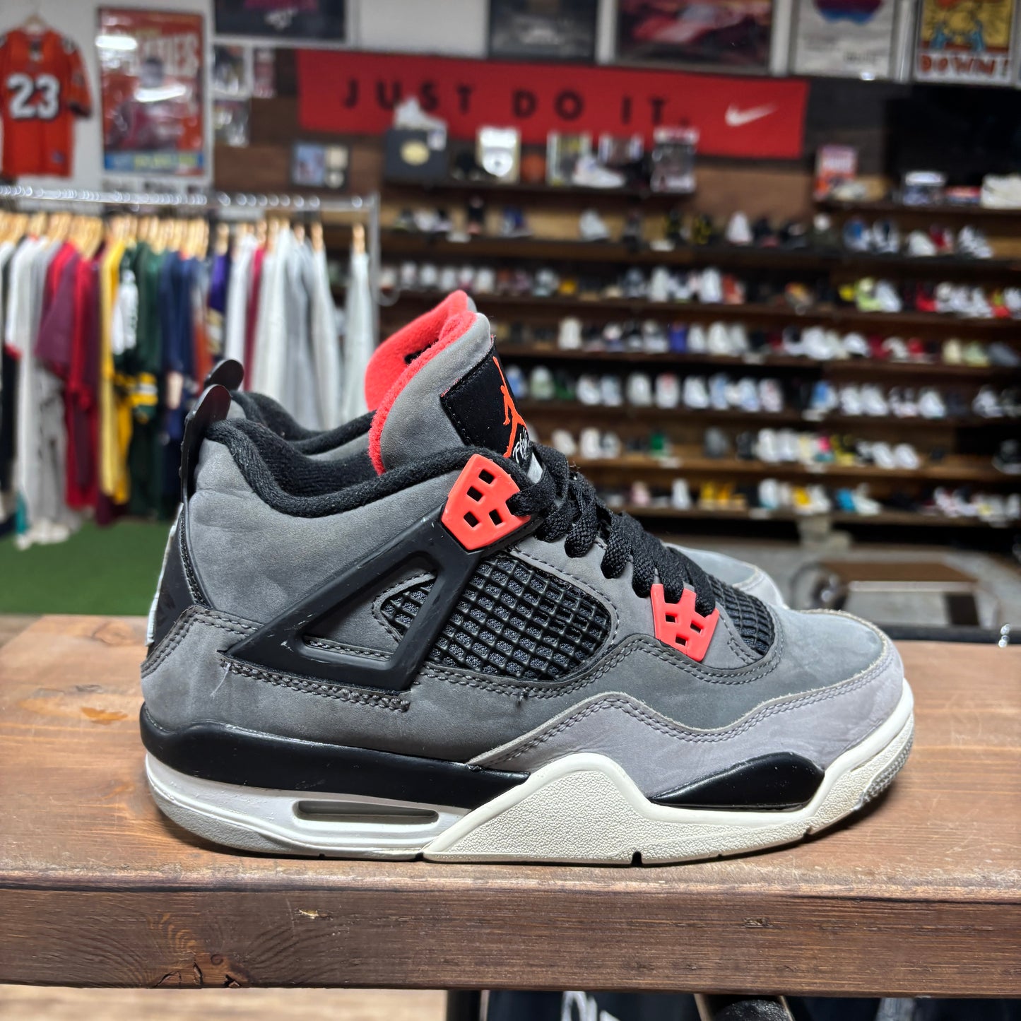 Jordan 4 'Infrared' Size 6Y