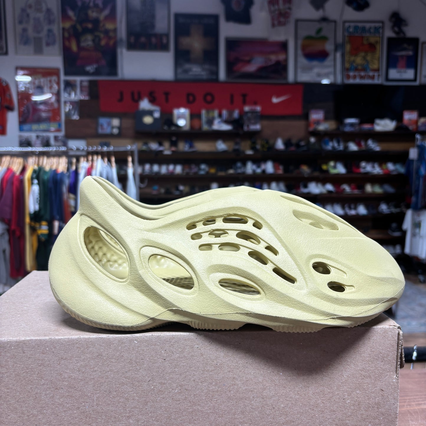 Yeezy Foam RNNR 'Sulfur' Size 10