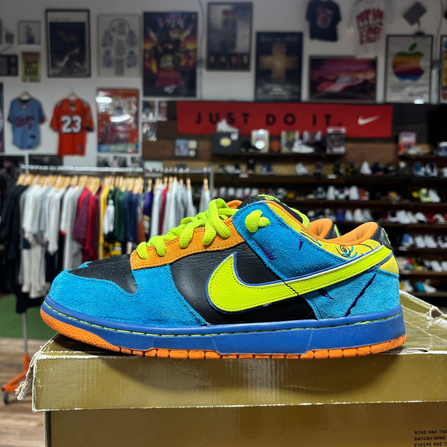 Nike SB Dunk Low 'Skate or Die' Size 11